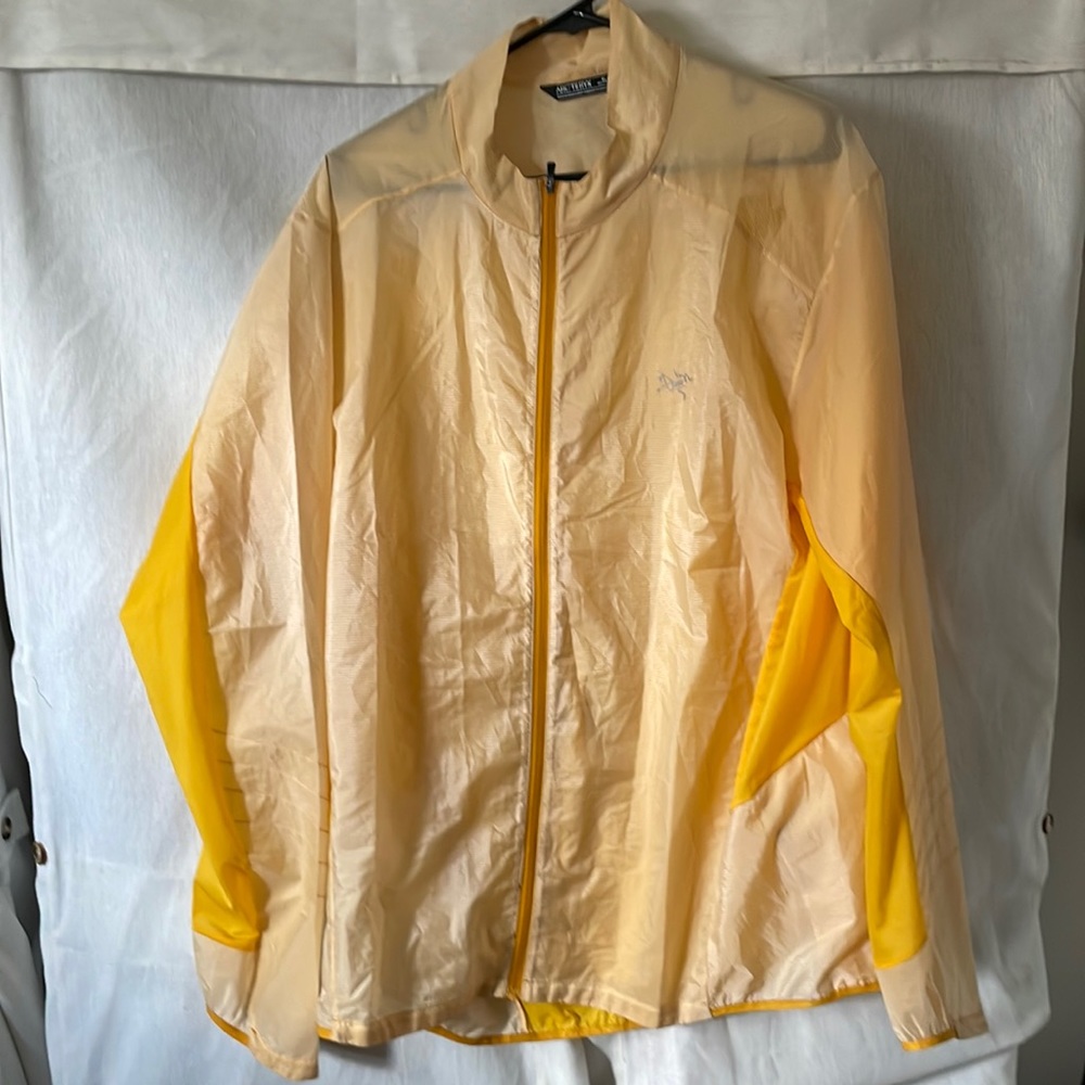Arc’teryx lightweight jacket